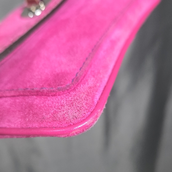 Coach Vintage Pink Suede Wristlet with Turnlock - Picture 4 of 16